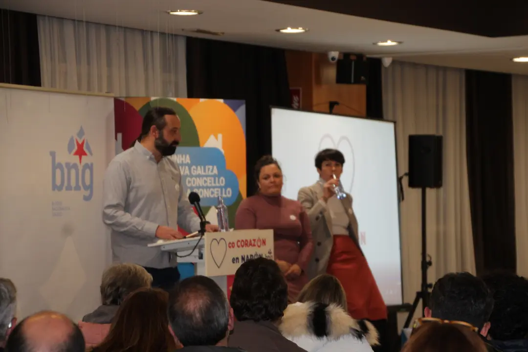 <strong><span style="font-size:14px;">O pasado d&iacute;a 27 de xaneiro tivemos o acto de presentaci&oacute;n da nosa candidata &aacute; alcald&iacute;a, Olaia Ledo, nas vindeiras elecci&oacute;ns municipais do mes de maio. Estivo acompa&ntilde;ada por Geno Carballeira, concelleiro, e pola portavoz nacional, Ana Pont&oacute;n, adem&aacute;is dxs compa&ntilde;eirxs que forman o primeiro tramo da nosa candidatura, Bea Mosquera, Manu Teijeiro, Carlos Gonz&aacute;lez, Dolores Prieto e Nicol&aacute;s Manso.</span></strong>