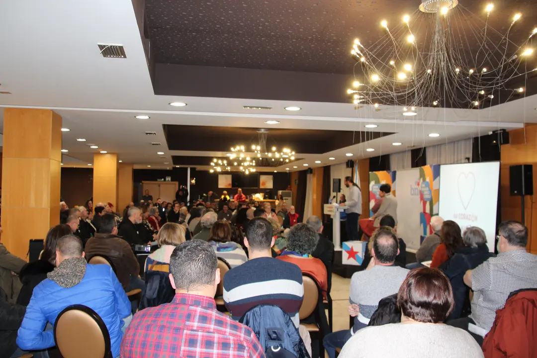 <strong><span style="font-size:14px;">O pasado d&iacute;a 27 de xaneiro tivemos o acto de presentaci&oacute;n da nosa candidata &aacute; alcald&iacute;a, Olaia Ledo, nas vindeiras elecci&oacute;ns municipais do mes de maio. Estivo acompa&ntilde;ada por Geno Carballeira, concelleiro, e pola portavoz nacional, Ana Pont&oacute;n, adem&aacute;is dxs compa&ntilde;eirxs que forman o primeiro tramo da nosa candidatura, Bea Mosquera, Manu Teijeiro, Carlos Gonz&aacute;lez, Dolores Prieto e Nicol&aacute;s Manso.</span></strong>