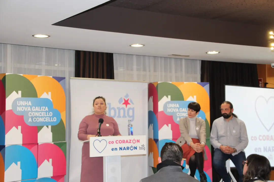 <strong><span style="font-size:14px;">O pasado d&iacute;a 27 de xaneiro tivemos o acto de presentaci&oacute;n da nosa candidata &aacute; alcald&iacute;a, Olaia Ledo, nas vindeiras elecci&oacute;ns municipais do mes de maio. Estivo acompa&ntilde;ada por Geno Carballeira, concelleiro, e pola portavoz nacional, Ana Pont&oacute;n, adem&aacute;is dxs compa&ntilde;eirxs que forman o primeiro tramo da nosa candidatura, Bea Mosquera, Manu Teijeiro, Carlos Gonz&aacute;lez, Dolores Prieto e Nicol&aacute;s Manso.</span></strong>