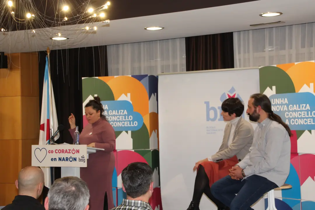 <strong><span style="font-size:14px;">O pasado d&iacute;a 27 de xaneiro tivemos o acto de presentaci&oacute;n da nosa candidata &aacute; alcald&iacute;a, Olaia Ledo, nas vindeiras elecci&oacute;ns municipais do mes de maio. Estivo acompa&ntilde;ada por Geno Carballeira, concelleiro, e pola portavoz nacional, Ana Pont&oacute;n, adem&aacute;is dxs compa&ntilde;eirxs que forman o primeiro tramo da nosa candidatura, Bea Mosquera, Manu Teijeiro, Carlos Gonz&aacute;lez, Dolores Prieto e Nicol&aacute;s Manso.</span></strong>