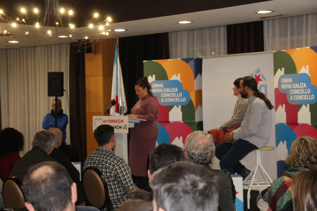 <strong><span style="font-size:14px;">O pasado d&iacute;a 27 de xaneiro tivemos o acto de presentaci&oacute;n da nosa candidata &aacute; alcald&iacute;a, Olaia Ledo, nas vindeiras elecci&oacute;ns municipais do mes de maio. Estivo acompa&ntilde;ada por Geno Carballeira, concelleiro, e pola portavoz nacional, Ana Pont&oacute;n, adem&aacute;is dxs compa&ntilde;eirxs que forman o primeiro tramo da nosa candidatura, Bea Mosquera, Manu Teijeiro, Carlos Gonz&aacute;lez, Dolores Prieto e Nicol&aacute;s Manso.</span></strong>