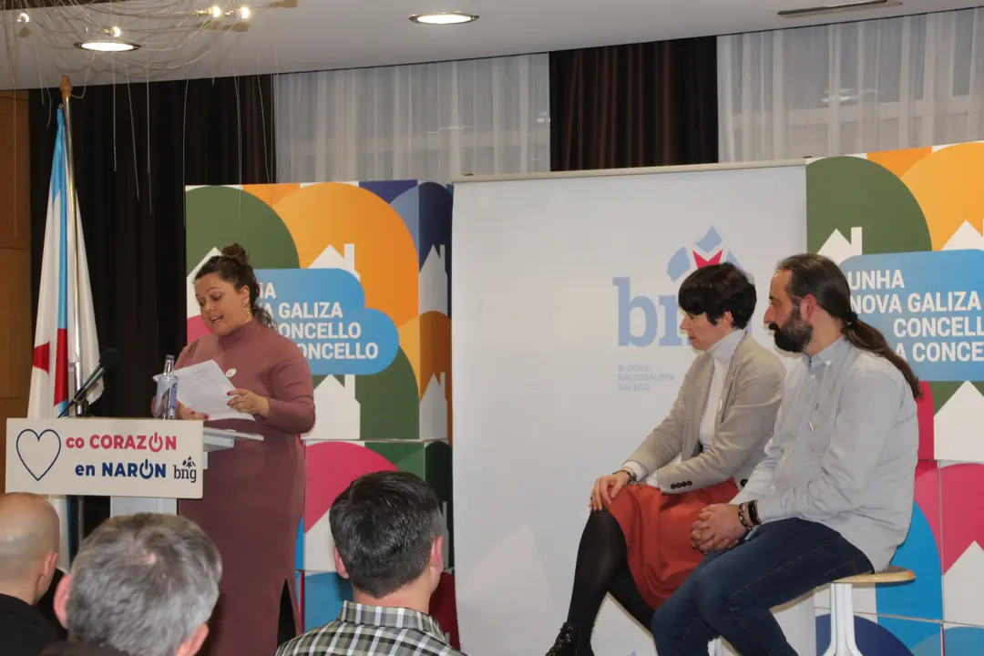 <strong><span style="font-size:14px;">O pasado d&iacute;a 27 de xaneiro tivemos o acto de presentaci&oacute;n da nosa candidata &aacute; alcald&iacute;a, Olaia Ledo, nas vindeiras elecci&oacute;ns municipais do mes de maio. Estivo acompa&ntilde;ada por Geno Carballeira, concelleiro, e pola portavoz nacional, Ana Pont&oacute;n, adem&aacute;is dxs compa&ntilde;eirxs que forman o primeiro tramo da nosa candidatura, Bea Mosquera, Manu Teijeiro, Carlos Gonz&aacute;lez, Dolores Prieto e Nicol&aacute;s Manso.</span></strong>