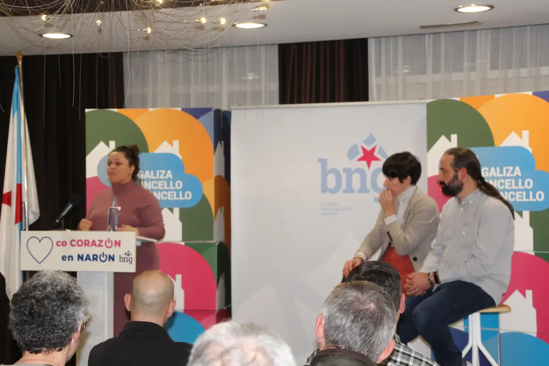 <strong><span style="font-size:14px;">O pasado d&iacute;a 27 de xaneiro tivemos o acto de presentaci&oacute;n da nosa candidata &aacute; alcald&iacute;a, Olaia Ledo, nas vindeiras elecci&oacute;ns municipais do mes de maio. Estivo acompa&ntilde;ada por Geno Carballeira, concelleiro, e pola portavoz nacional, Ana Pont&oacute;n, adem&aacute;is dxs compa&ntilde;eirxs que forman o primeiro tramo da nosa candidatura, Bea Mosquera, Manu Teijeiro, Carlos Gonz&aacute;lez, Dolores Prieto e Nicol&aacute;s Manso.</span></strong>