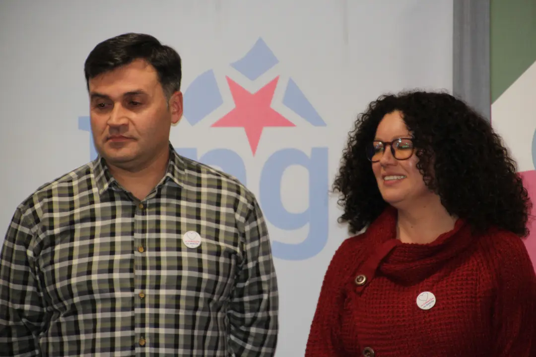 <strong><span style="font-size:14px;">O pasado d&iacute;a 27 de xaneiro tivemos o acto de presentaci&oacute;n da nosa candidata &aacute; alcald&iacute;a, Olaia Ledo, nas vindeiras elecci&oacute;ns municipais do mes de maio. Estivo acompa&ntilde;ada por Geno Carballeira, concelleiro, e pola portavoz nacional, Ana Pont&oacute;n, adem&aacute;is dxs compa&ntilde;eirxs que forman o primeiro tramo da nosa candidatura, Bea Mosquera, Manu Teijeiro, Carlos Gonz&aacute;lez, Dolores Prieto e Nicol&aacute;s Manso.</span></strong>