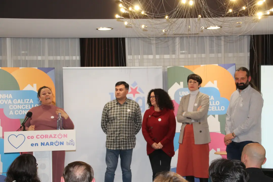 <strong><span style="font-size:14px;">O pasado d&iacute;a 27 de xaneiro tivemos o acto de presentaci&oacute;n da nosa candidata &aacute; alcald&iacute;a, Olaia Ledo, nas vindeiras elecci&oacute;ns municipais do mes de maio. Estivo acompa&ntilde;ada por Geno Carballeira, concelleiro, e pola portavoz nacional, Ana Pont&oacute;n, adem&aacute;is dxs compa&ntilde;eirxs que forman o primeiro tramo da nosa candidatura, Bea Mosquera, Manu Teijeiro, Carlos Gonz&aacute;lez, Dolores Prieto e Nicol&aacute;s Manso.</span></strong>