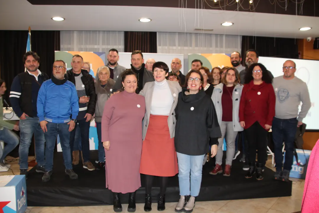 <strong><span style="font-size:14px;">O pasado d&iacute;a 27 de xaneiro tivemos o acto de presentaci&oacute;n da nosa candidata &aacute; alcald&iacute;a, Olaia Ledo, nas vindeiras elecci&oacute;ns municipais do mes de maio. Estivo acompa&ntilde;ada por Geno Carballeira, concelleiro, e pola portavoz nacional, Ana Pont&oacute;n, adem&aacute;is dxs compa&ntilde;eirxs que forman o primeiro tramo da nosa candidatura, Bea Mosquera, Manu Teijeiro, Carlos Gonz&aacute;lez, Dolores Prieto e Nicol&aacute;s Manso.</span></strong>