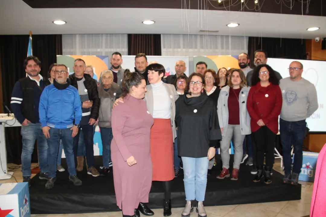 <strong><span style="font-size:14px;">O pasado d&iacute;a 27 de xaneiro tivemos o acto de presentaci&oacute;n da nosa candidata &aacute; alcald&iacute;a, Olaia Ledo, nas vindeiras elecci&oacute;ns municipais do mes de maio. Estivo acompa&ntilde;ada por Geno Carballeira, concelleiro, e pola portavoz nacional, Ana Pont&oacute;n, adem&aacute;is dxs compa&ntilde;eirxs que forman o primeiro tramo da nosa candidatura, Bea Mosquera, Manu Teijeiro, Carlos Gonz&aacute;lez, Dolores Prieto e Nicol&aacute;s Manso.</span></strong>