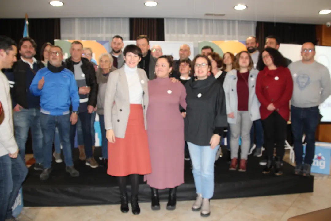<strong><span style="font-size:14px;">O pasado d&iacute;a 27 de xaneiro tivemos o acto de presentaci&oacute;n da nosa candidata &aacute; alcald&iacute;a, Olaia Ledo, nas vindeiras elecci&oacute;ns municipais do mes de maio. Estivo acompa&ntilde;ada por Geno Carballeira, concelleiro, e pola portavoz nacional, Ana Pont&oacute;n, adem&aacute;is dxs compa&ntilde;eirxs que forman o primeiro tramo da nosa candidatura, Bea Mosquera, Manu Teijeiro, Carlos Gonz&aacute;lez, Dolores Prieto e Nicol&aacute;s Manso.</span></strong>