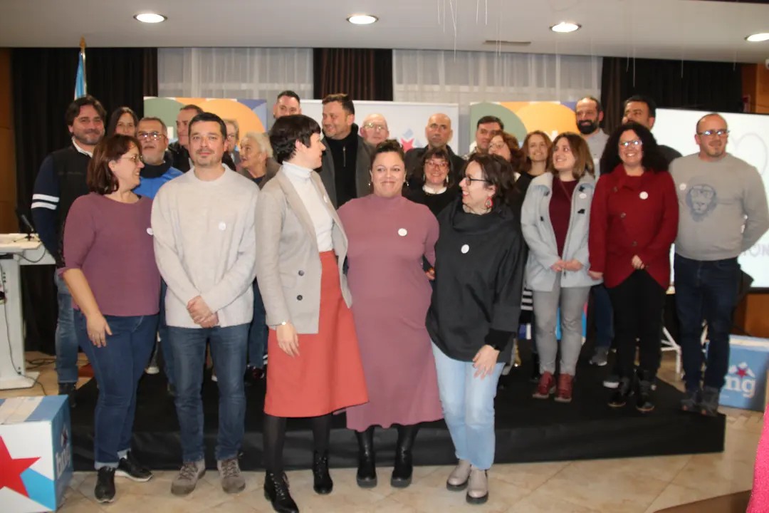 <strong><span style="font-size:14px;">O pasado d&iacute;a 27 de xaneiro tivemos o acto de presentaci&oacute;n da nosa candidata &aacute; alcald&iacute;a, Olaia Ledo, nas vindeiras elecci&oacute;ns municipais do mes de maio. Estivo acompa&ntilde;ada por Geno Carballeira, concelleiro, e pola portavoz nacional, Ana Pont&oacute;n, adem&aacute;is dxs compa&ntilde;eirxs que forman o primeiro tramo da nosa candidatura, Bea Mosquera, Manu Teijeiro, Carlos Gonz&aacute;lez, Dolores Prieto e Nicol&aacute;s Manso.</span></strong>