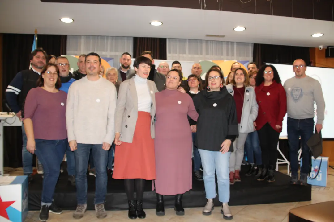 <strong><span style="font-size:14px;">O pasado d&iacute;a 27 de xaneiro tivemos o acto de presentaci&oacute;n da nosa candidata &aacute; alcald&iacute;a, Olaia Ledo, nas vindeiras elecci&oacute;ns municipais do mes de maio. Estivo acompa&ntilde;ada por Geno Carballeira, concelleiro, e pola portavoz nacional, Ana Pont&oacute;n, adem&aacute;is dxs compa&ntilde;eirxs que forman o primeiro tramo da nosa candidatura, Bea Mosquera, Manu Teijeiro, Carlos Gonz&aacute;lez, Dolores Prieto e Nicol&aacute;s Manso.</span></strong>